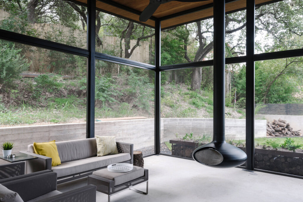 Sunrooms With Concrete Floors in Atlanta, TX